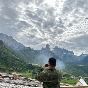 李念哥哥