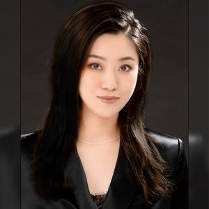 维爱美甲技术总监——飞飞老师