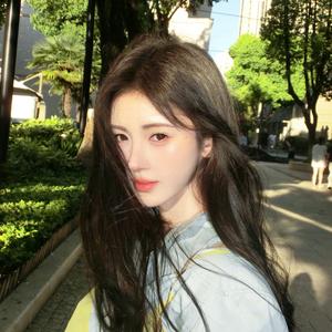 贝贝是个小卷毛