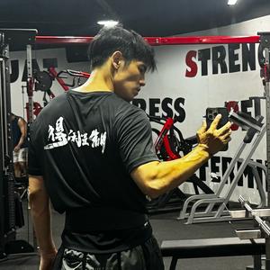 周展翅